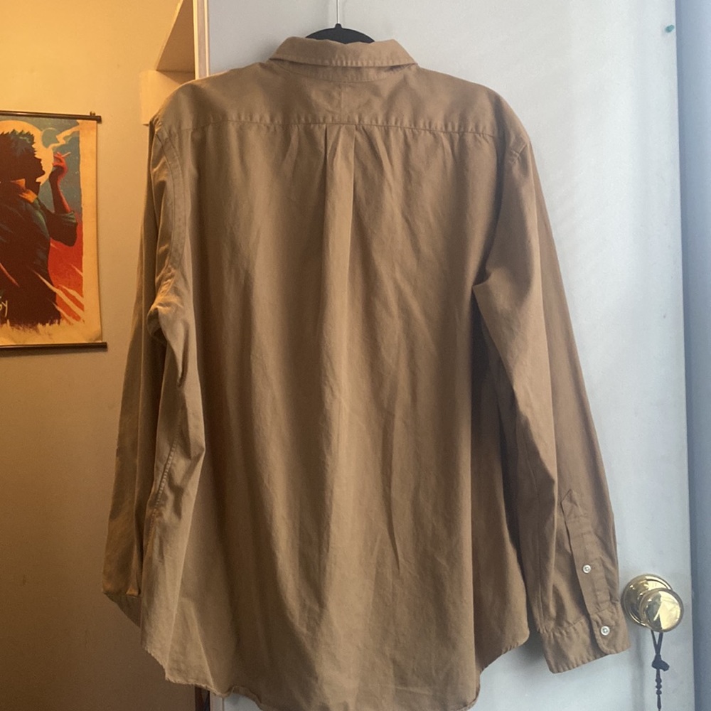 Button down - Picture 2 of 3